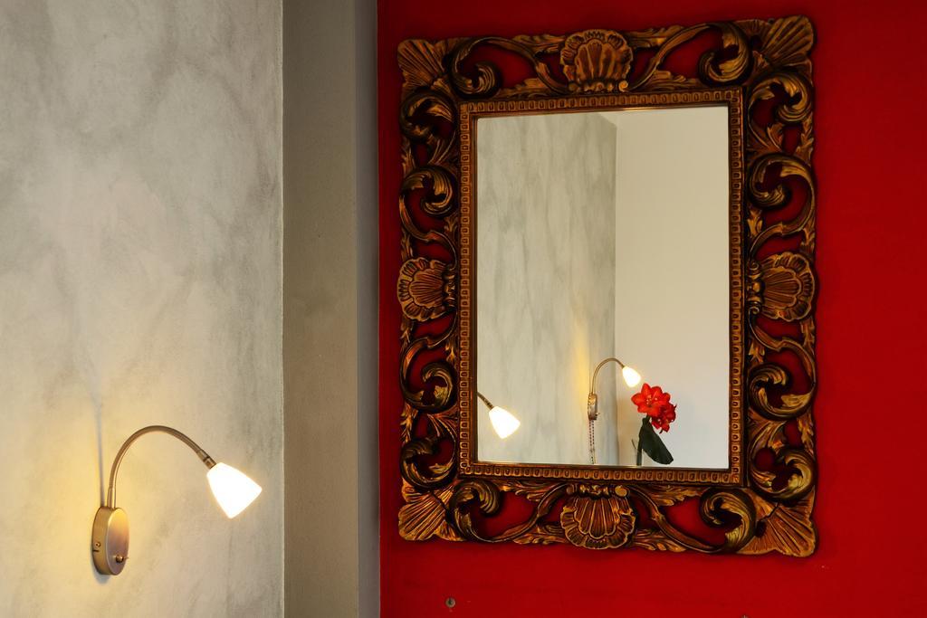 Tremezzina Appartamento Red & Grey Меццегра Экстерьер фото
