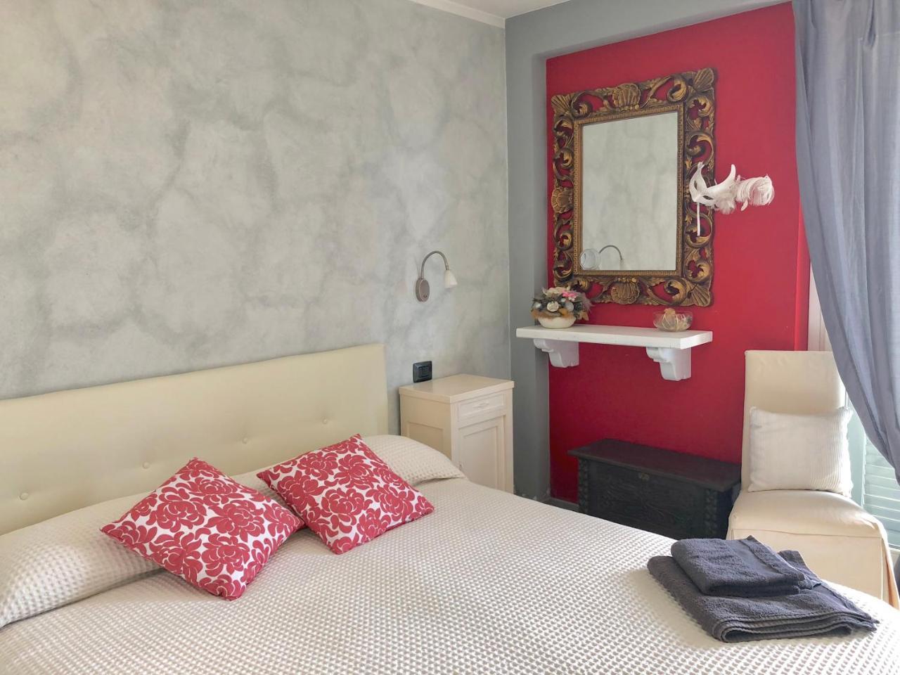 Tremezzina Appartamento Red & Grey Меццегра Экстерьер фото